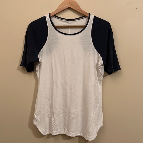 Lululemon Clari-Tee Short Sleeve Crewneck in White & Inkwell - Picture 5 of 10
